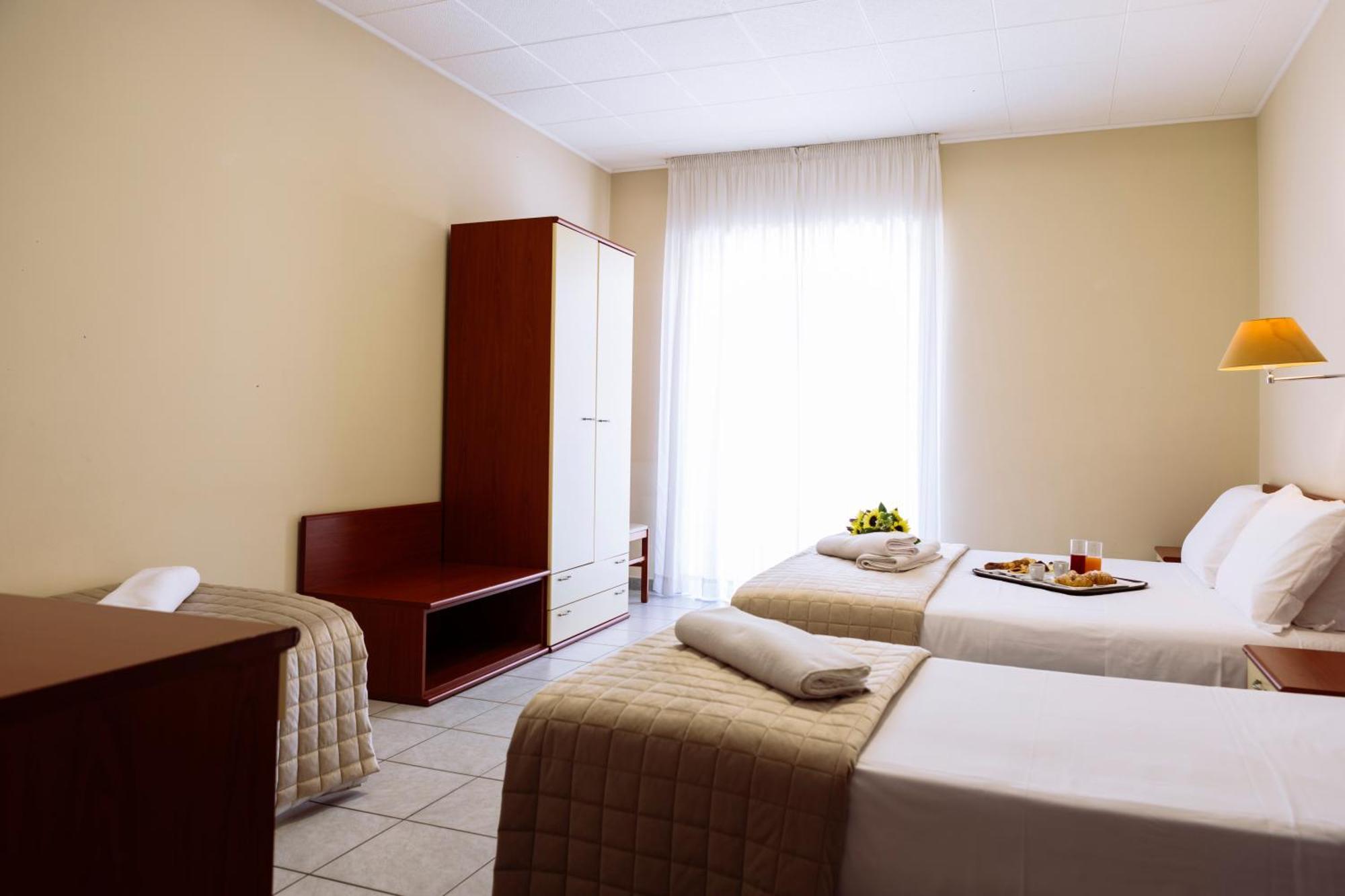 Hotel Leon - Ristorante Al Cavallino Rosso San Giovanni Rotondo Buitenkant foto