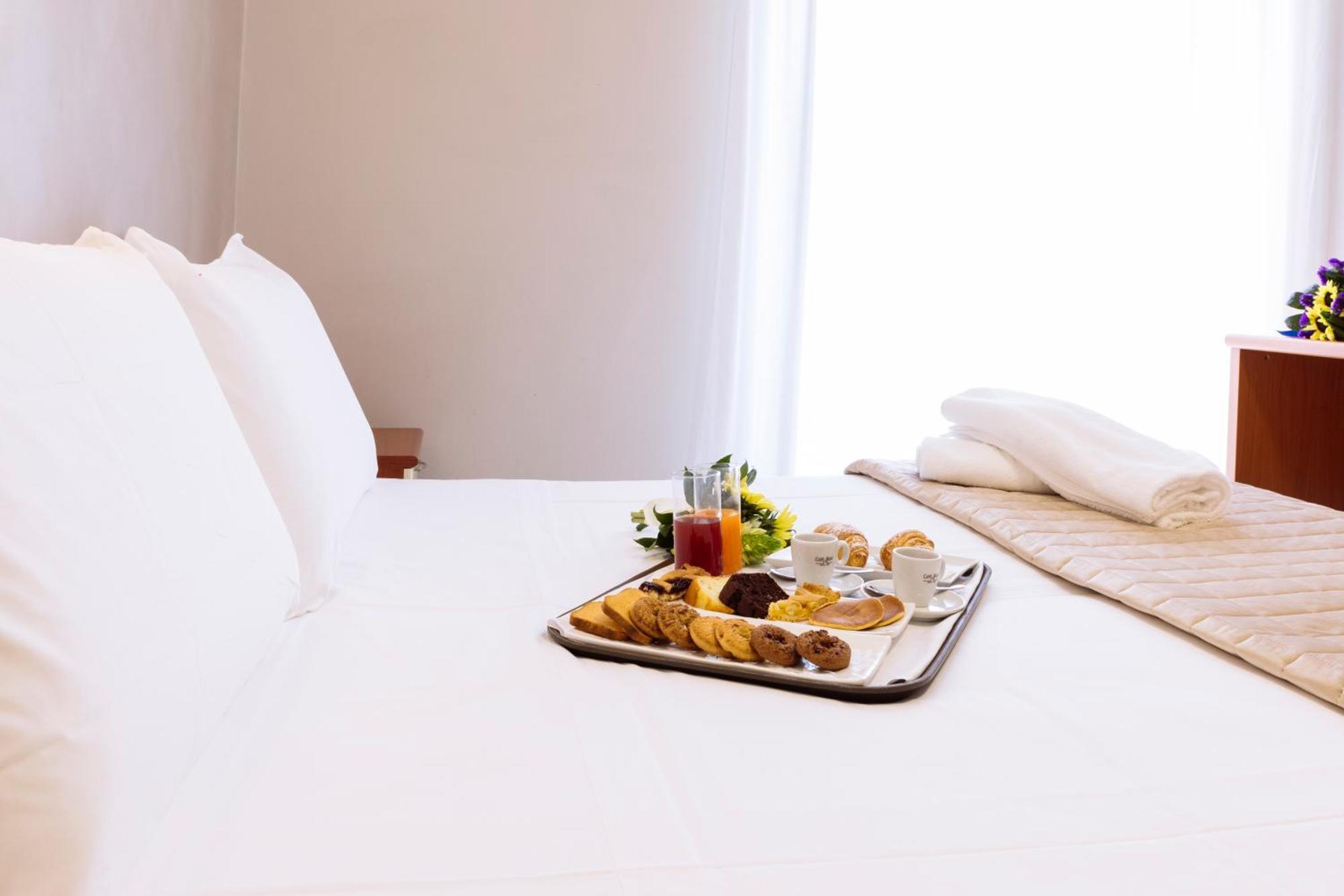 Hotel Leon - Ristorante Al Cavallino Rosso San Giovanni Rotondo Buitenkant foto