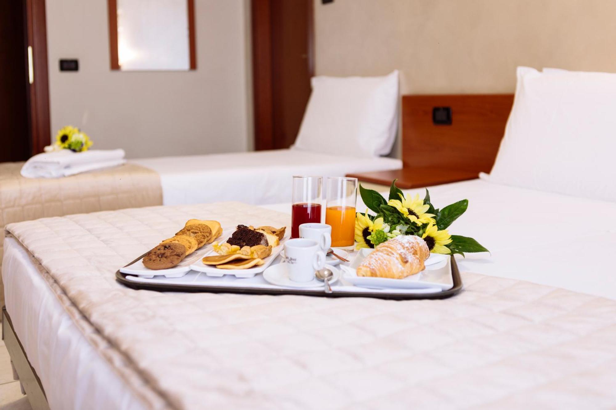 Hotel Leon - Ristorante Al Cavallino Rosso San Giovanni Rotondo Buitenkant foto