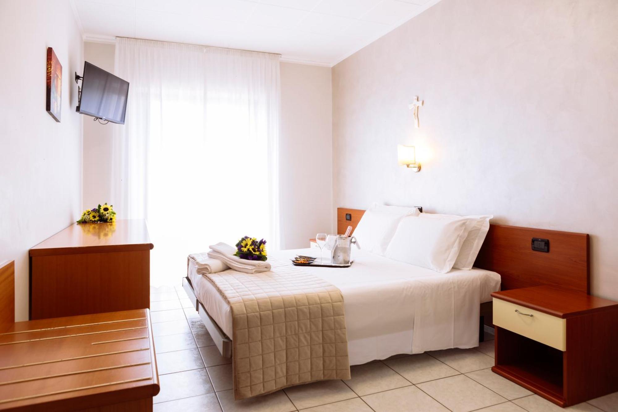 Hotel Leon - Ristorante Al Cavallino Rosso San Giovanni Rotondo Buitenkant foto