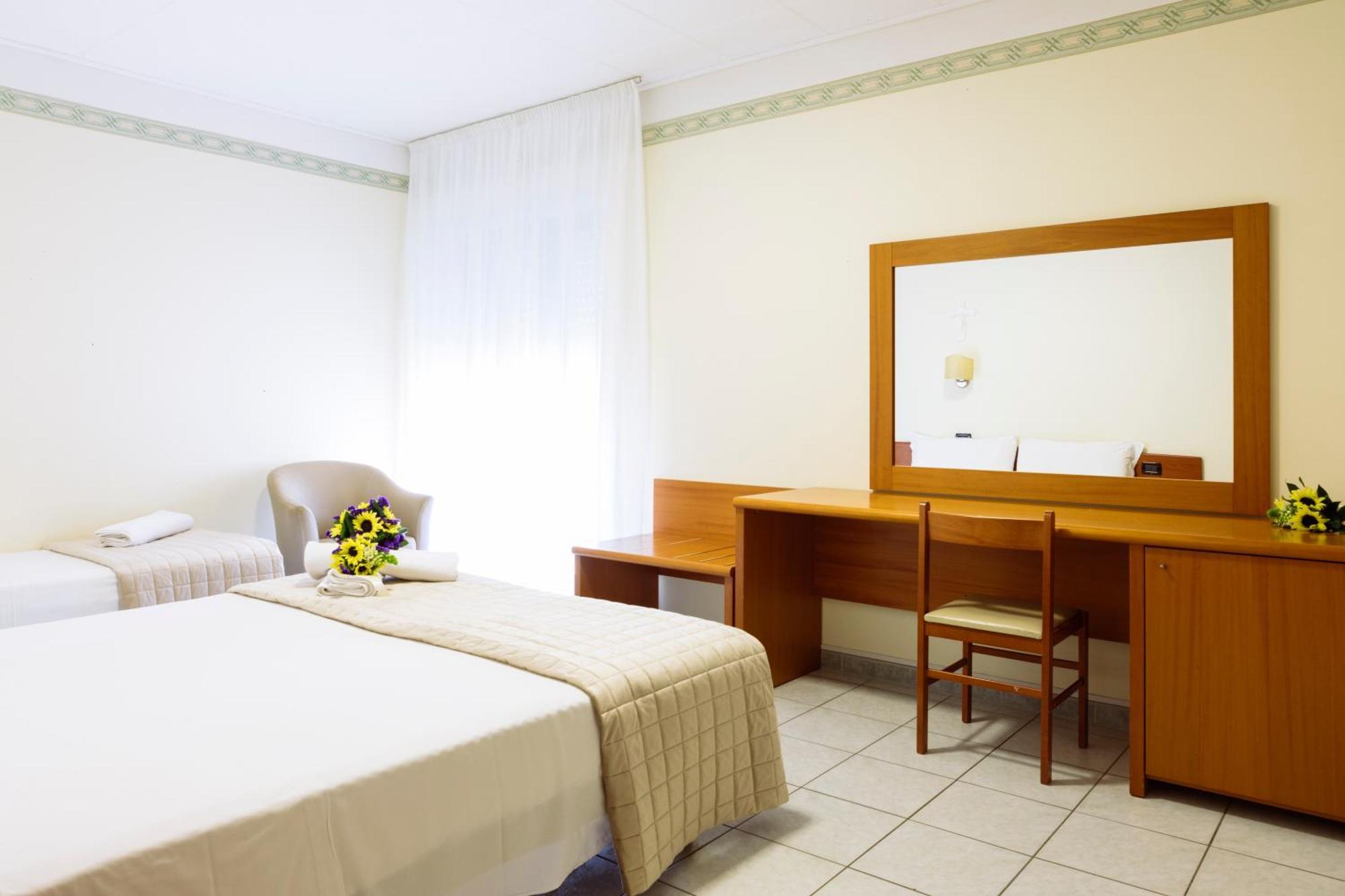 Hotel Leon - Ristorante Al Cavallino Rosso San Giovanni Rotondo Buitenkant foto